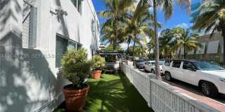 220 Collins Ave Gallery 9