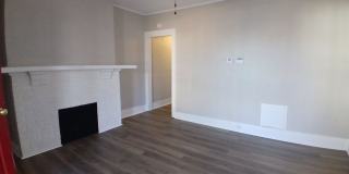 Newly Renovated 1BR/1BA Duplex near U of M Gallery 4
