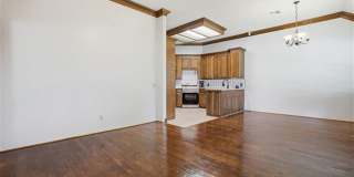 Beautiful 4 Bedroom Home with Pool – Available Now! Gallery 6