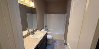 Nice 4bed/2.5 Bath Home, Gas Range Gallery 13