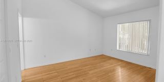 117 SE 3rd Ave Gallery 13