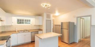 203 Hathaway Drive Gallery 8