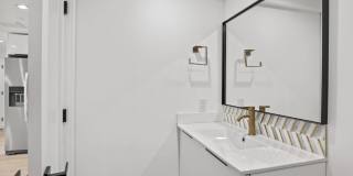 2561 W Avenue 30 Apartments Gallery 64