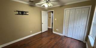 Gorgeous 3 Bedroom Home Gallery 13