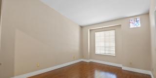 Modern 3BD 2.5BA Townhome with Vaulted Ceilings, Private Pergola Patio, and One-Car attached Garage Gallery 9