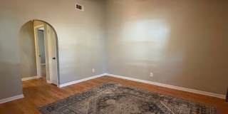 AVAILABLE NOW! (Pet Friendly) Gallery 4