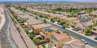 Beautiful 3 Bed 2.5 Bath home in Tuscany community! Gallery 37