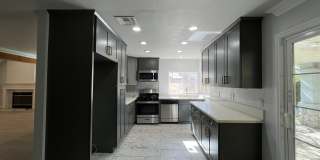 4 bedroom + loft, 2 1/2 bath - 2 story home in central Simi Gallery 3