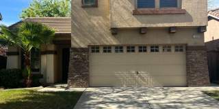 Rare Find in Lincoln! Spacious 3 Bedroom 2.5 Bath Home Walking Distance to the Park Gallery 1