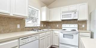Beautiful 4 Bedroom / 2 Bath Home in Eagle’s Landing Subdivision Gallery 15