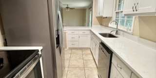 3-bed/2-bath with two living spaces! Gallery 13