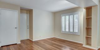 Experience the prestigious Las Vegas Country Club Gallery 8
