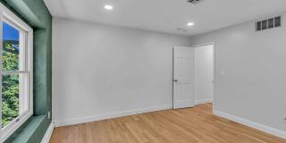 65 E River Road Gallery 32