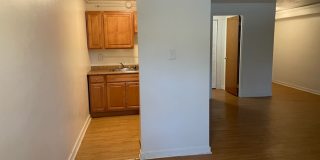 5424 Fifth Avenue Gallery 82