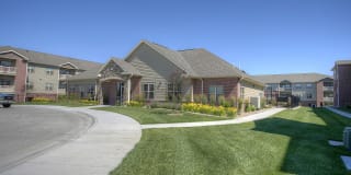 Lincoln Summit Falls Apartments & Townhomes Gallery 5