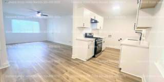 428 North Oak Street Gallery 2