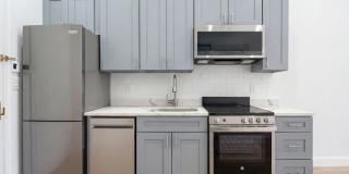 231 East 60th Street Gallery 1