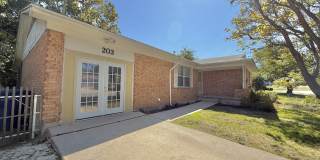 203 Hardeman St Gallery 1