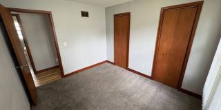 Bright & Spacious 3-Bedroom Home with Large Backyard Gallery 16