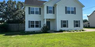 Large 3 bed 2.5 bath home in Murfreesboro with large fenced in yard backed up to green space Gallery 1