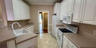 3BR 2.5BA + Bonus Executive Townhome Near MTSU, FREE Lawn Care! Gallery 9