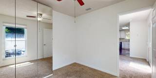 Waterfront Luxury Living – 4 Bed / 3 Bath – Over 2,600 Sq Ft Gallery 36