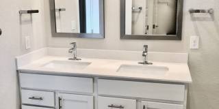 Spacious open floorplan with lots of light Gallery 21