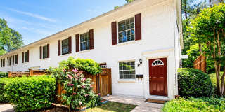 Decatur End-Unit Townhome Minutes from Emory & CDC Gallery 1