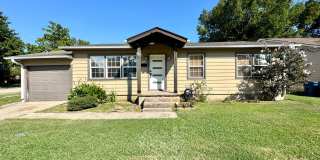 Charming Bungalow with Large Fenced Backyard, Shed & Great Central Location! Gallery 1