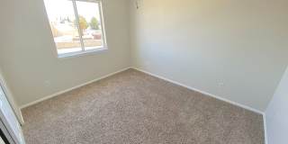 Beautiful North Hills Refrig A/C Home with Pool! Gallery 23