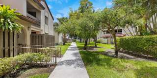 Charming 2BR Condo in Miami Gallery 1