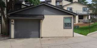 Townhome - 2 bedrooms, 1 bathroom & 1 car garage - NO A/C! NO PETS ALLOWED! Gallery 21