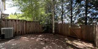 Beautifully Updated Bethany Townhome with Private Backyard and Modern Finishes Gallery 36