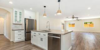 5002 E MITCHELL Drive Gallery 8