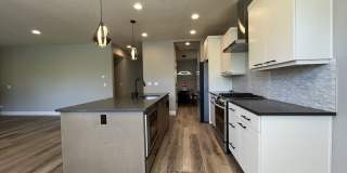 Elegant South Cooper Mountain Home with 4 Bedrooms, Bonus Room, Main-Level Suite & Designer Finishes Gallery 7