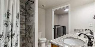 Gorgeous 6 Bedroom/3.5 Bathroom Home! Gallery 13