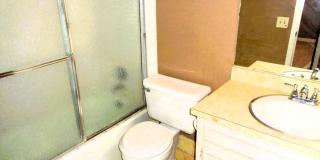 Nice Single Level Northeast Duplex With Refrigerated Air Located In Quiet Neighborhood Gallery 27