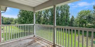 Grand Lakeside Escape: Spacious 3-Bedroom Retreat in Lakeshore Community Grand Lakeside Escape: Spacious 3-Bedroom Retreat in Lakeshore Community Gallery 24