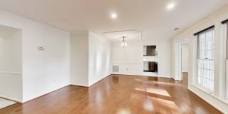 5707 BREWER HOUSE Circle unit: T-2 Gallery 5