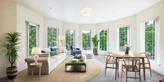 Redmond Square Gallery 32