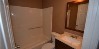 901 Mammoth Road Gallery 13