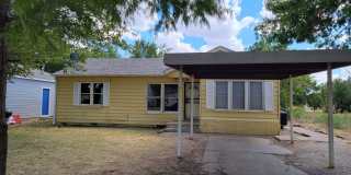 Spacious 3 Bed 1 bath home Gallery 1