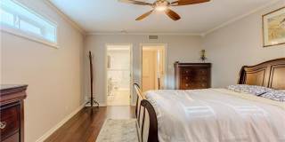 Beautifully renovated courtyard townhome in the heart of Corpus Christi Gallery 17