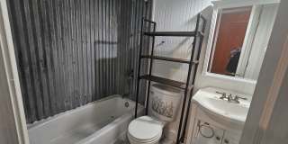 3 BD / 2 BA Unfurnished - One block to the beach Gallery 12