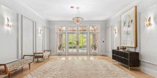 2100 Queens Gallery 11
