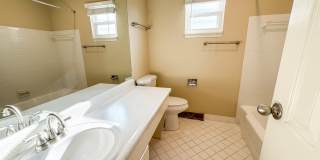 Courtyard Apartments Gallery 22