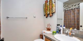 Spectacular 3BD Condo | Near Intel | Walk to MAX Station | Free High-Speed Internet | Water/Sewer/Garbage Included! Gallery 10