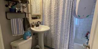 AVAILABLE JULY - 3 BEDROOM/1.5 BATHROOM HOME Gallery 15