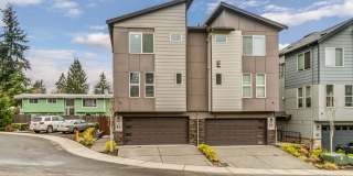 Modern Tri-Level 4BD/3.5BTH Townhouse in Lynnwood for Rent! Pet Friendly! Gallery 1