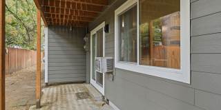 Charming Updated Condo in Great Location Gallery 29